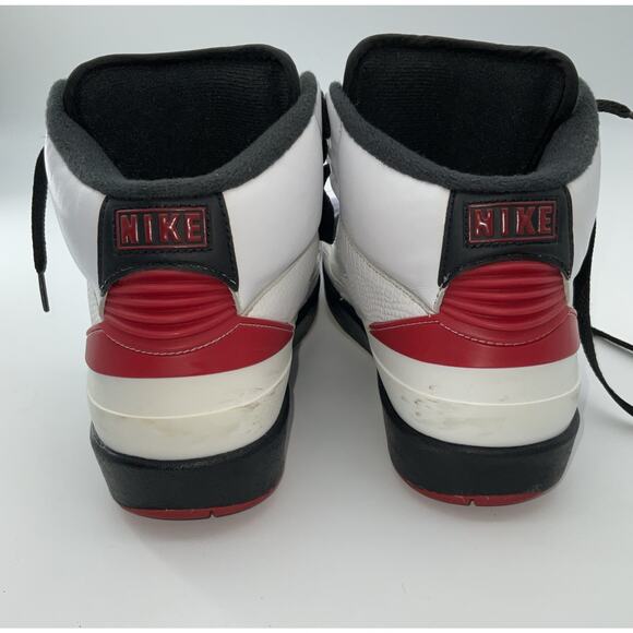 Air Jordan 2 Retro GS 'Chicago' (Size 7Y) - Picture 4 of 7